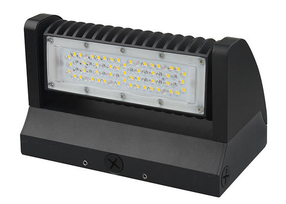 ULの黒IP65 5300LM 130LM/W 277V LED Wallpackライト
