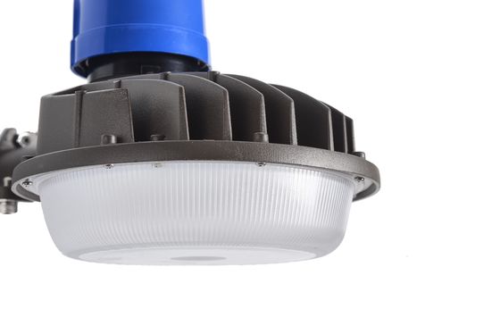 夜が明けるために55W LED Shoeboxライト7150LMのIP65 LEDの薄暗がりをつける道路ライト